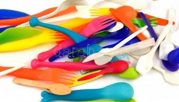 Műanyag evőeszközök Unicum díszdobozban