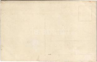 Osztrák-Magyar Haditengerészet gyors evezés gyakorlata egy evezős bárkában / K.u.K. Kriegsmarine / W...