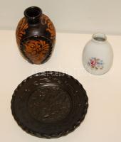 3 db kerámia: 1 db kis kancsó (Aquincum) + Korondi tányér, + mintás cserép ivóedény