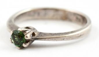 Ezüst(Ag) szoliter köves gyűrű, jelzett, méret: 48, bruttó: 1,7 g