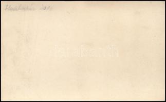 1916 I. Világháborús hadikórház, csoportkép katonákkal és ápolókkal, hátoldalán feliratozott fotó, 1...