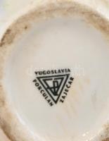 3 db mini petróleum lámpa, egy piros és egy kék üvegtestű, a harmadik "Yugoslavia" jelzésű...