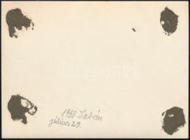 1930. július 29 Tabáni utcarészlet, hátoldalán feliratozott fotó, korábban albumban ragasztva, 8,5x1...