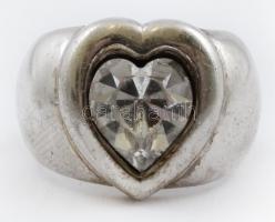 Ezüst(Ag) szívecskés masszív gyűrű, jelzett, méret: 52, bruttó: 15,5 g