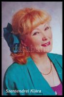 2 db magyar híresség aláírása kis méretű nyomtatványon(Szentendrei Klára és Tarnai Kiss László), fol...
