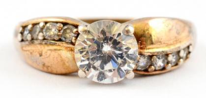 Aranyozott ezüst(Ag) gyűrű, kövekkel, jelzés nélkül, méret: 53, bruttó: 4,3 g