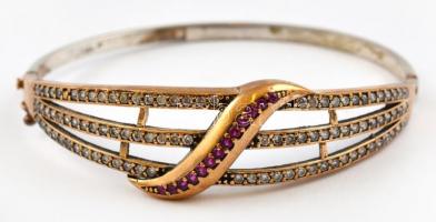 Aranyozott ezüst(Ag) karperec, apró szintetikus kövekkel, jelzett, 5,5×5 cm, bruttó: 10,9 g