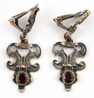 Ezüst(Ag) fülklipsz, gránát kövekkel, jelzett, h: 4 cm, bruttó: 7,6 g