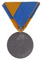 1941. "Délvidéki Emlékérem" cink emlékérem mellszalaggal. Szign.: BERÁN L. T:2 kis ph. Hun...