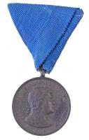 1940. Erdélyi részek felszabadulásának emlékére cink emlékérem eredeti mellszalaggal. Szign.:BERÁN T:2 szennyeződés Hungary 1940. Commemorative Medal for the Liberation of Transylvania zinc medal with original ribbon. Sign.:BERÁN L. C:XF dirt NMK 428.