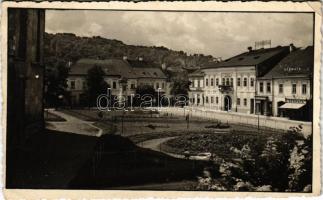 1940 Beszterce, Bistritz, Bistrita; Primaria, Dermata / Városháza, Fekesházy üzlete, bank / town hall, shops, street view, bank. photo + "1940 Beszterce visszatért" So. Stpl. (EB)