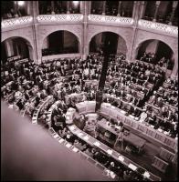 cca 1960-1970 Országgyűlés a Parlamentben, 20 Pest megyei Hírlap fotónegatív, 6×6 cm