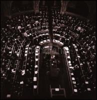 cca 1960-1970 Országgyűlés a Parlamentben, 20 Pest megyei Hírlap fotónegatív, 6×6 cm