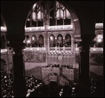 cca 1960-1970 Országgyűlés a Parlamentben, 20 Pest megyei Hírlap fotónegatív, 6×6 cm