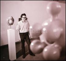 Szentendrei kiállítás Borsódy László keramikus műveiből, 8 db fotónegatív, 6×6 cm