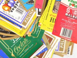 136 db italcímke (Nyírség Vodka, Kisüsti Pálinka, Hubertus stb.)