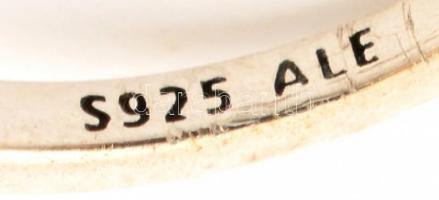 Ezüst(Ag) apró kövekkel díszített Pandora gyűrű, jelzett, méret: 53, bruttó: 2,3 g