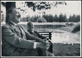 Hitler képsorozat 7. fotó: Hitler szabadidejében. cca 1934-ben. 12x17cm