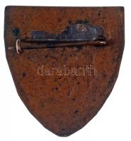 ~1930-1940. "D C" zománcozott Br egyházi iskolajelvény (32x35mm) T:2- zománchiba