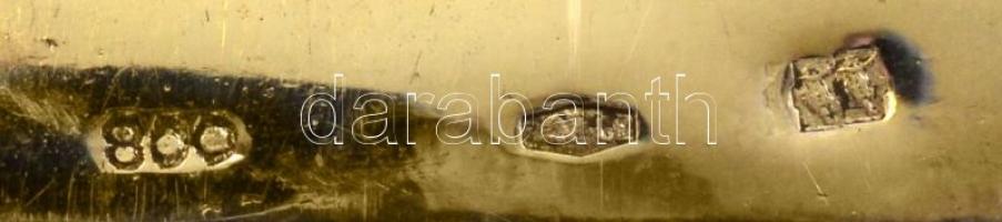 Ezüst(Ag) filigrán díszítésű karperec, jelzett, kis hiánnyal, h: 19,5 cm, nettó: 58,5 g