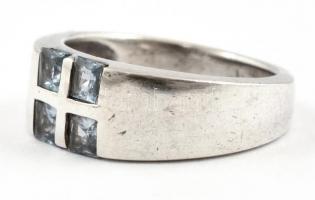 Ezüst(Ag) kék kövekkel díszített gyűrű, jelzett, méret: 53, bruttó: 5,2 g