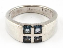 Ezüst(Ag) kék kövekkel díszített gyűrű, jelzett, méret: 53, bruttó: 5,2 g