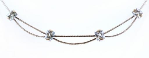 Ezüst(Ag) kígyó nyaklánc, kék kövekkel, jelzett, h: 40 cm, bruttó: 6,6 g