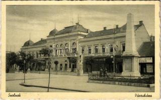 Szolnok, Városháza, Klein Ignác üzlete, drogéria, katonák. Niehold Jenő kiadása (fl)