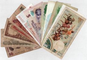 Vegyes 13db-os külföldi bankjegy tétel, közte Ghána, Kongó, Zimbabwe, Nigéria, Líbia, Etiópia, Liban...