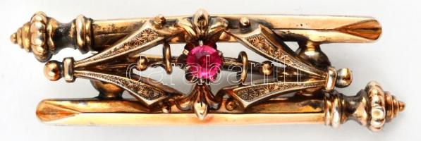 Aranyozott ezüst(Ag) bross, kővel, jelzett, h: 4,5 cm, bruttó: 3,1 g