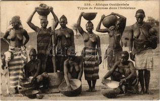 Types de Femmes dans lIntérieur / African folklore, half-naked womens