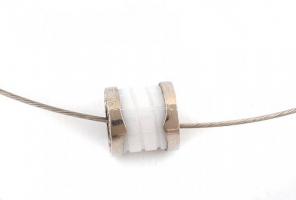 Bulgari jelzésű medál, sodrony lánccal, d: 14 cm