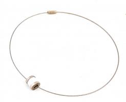 Bulgari jelzésű medál, sodrony lánccal, d: 14 cm