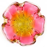 Irizáló kínáló tál. Formába öntött, csiszolt. Minimális lepattanással. d: 22 cm