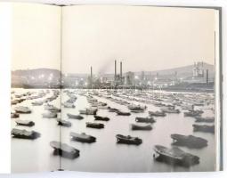 Italy: The One and Only. A Century of Photography. 1900-2000. Curated by: Ceasare Colombo. Text by I...