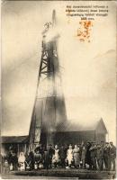 1925 Hajdúszoboszló, a hőforrás a kitörés időpontjában toronymagasságig feltörő vízsugárral novemberben. Foto Petrányi, Bieliczky kiadása (fl)