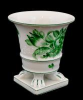 Herendi virágmintás urna vázácska, kézzel festett, jelzett, egészen apró kopásnyomokkal, m: 7,5 cm, d: 7 cm