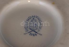 Herendi virágmintás urna vázácska, kézzel festett, jelzett, egészen apró kopásnyomokkal, m: 7,5 cm, ...