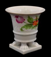 Herendi virágmintás urna vázácska, kézzel festett, jelzett, apró kopásnyomokkal, m: 7,5 cm, d: 7 cm