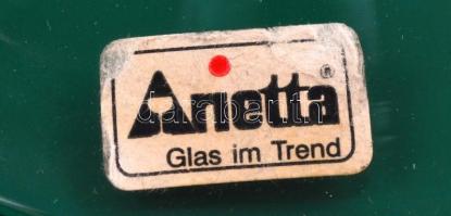 Retró baba ruhában, egyik szeme hibás, kézzel festett fa hintaszékkel