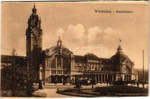 Wiesbaden, Hauptbahnhof / railway station, tram, horse-drawn carriage - from postcard booklet
