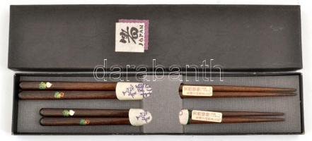 Japán fa evőeszköz, össz. 2 pár, eredeti dobozában, h: 20,5 és 23,5 cm