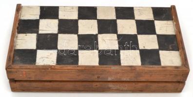 Házi készítésű fa sakk készlet faragott figurákkal 30x30 cm