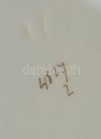 Teás-kávés szett, hiányos: Kiöntő fedéllel, cukortartó fedél nélkül, 3 db csésze aljjal, részben kéz...