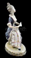 Éneklő. Hollóházi barokk női porcelán figura, jelzett, kézzel festett, hibátlan, m: 22.5 cm