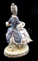 Éneklő. Hollóházi barokk női porcelán figura, jelzett, kézzel festett, hibátlan, m: 22.5 cm