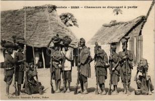 Chasseurs se disposant á partir / hunters, African folklore
