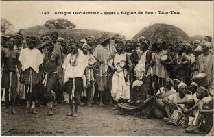Région de San, Tam-Tam / native orchestra and dancers, African folklore