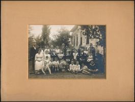 1917 Rákoshegy, Szigeti és Seiden család csoportképe, fotó paszpartuban, 12×16,5 cm