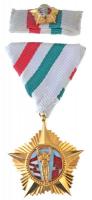 1984. Április Negyedike Érdemrend aranyozott, zománcozott Br kitüntetés mellszalaggal, szalagsávon miniatűrrel T:1-  1984. Order of Merit of April Fourth with ribbon, miniature and miniature ribbon in original C:AU  NMK 720.